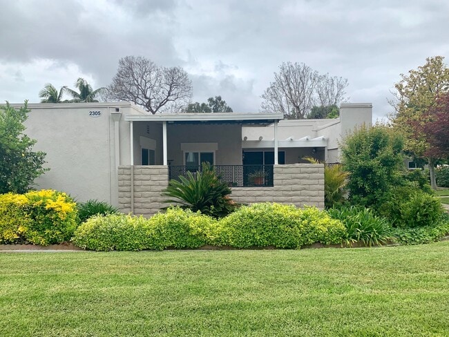 2305 Via Puerta in Laguna Woods, CA - Building Photo - Building Photo