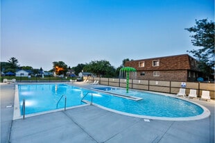 Lorlyn of Batavia in Batavia, IL - Building Photo