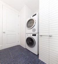 11 E 7th St-Unit -3E in New York, NY - Foto de edificio - Building Photo