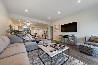 36 Sunrise Dr in Rancho Mirage, CA - Building Photo - Building Photo