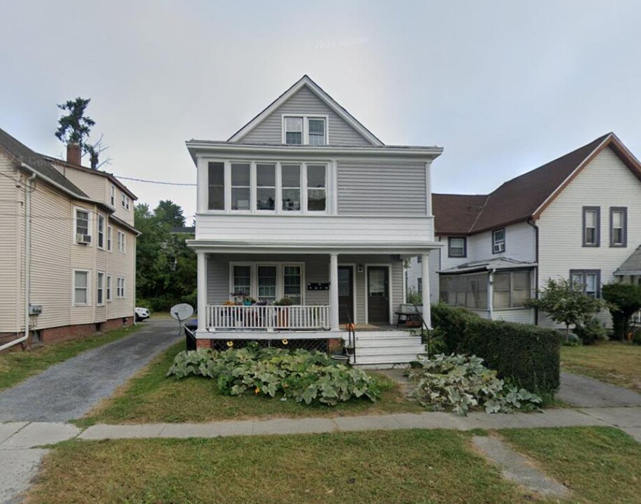 20 Taylor Ave in Poughkeepsie, NY - Building Photo