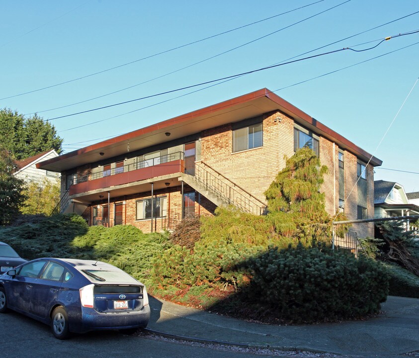 4301 Whitman Ave N in Seattle, WA - Building Photo