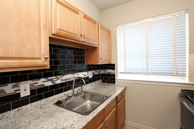 New Country Club Estates in New Britain, CT - Foto de edificio - Interior Photo