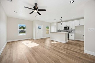 5211 Amy St in Houston, TX - Building Photo - Building Photo