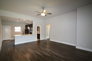 209 Stewart Bend Ct in Azle, TX - Building Photo