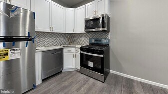 1433 S 32nd St in Philadelphia, PA - Building Photo