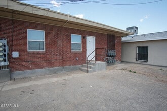 2866 Grant Ave in El Paso, TX - Building Photo - Building Photo