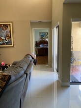 6224 NW 180th Terrace in Hialeah, FL - Foto de edificio - Building Photo