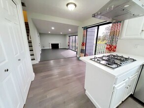 144 E Lincoln Rd in Stockton, CA - Building Photo - Building Photo