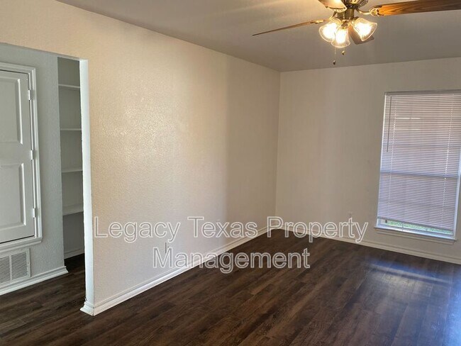 701 Miracle Ln in Cleburne, TX - Building Photo - Building Photo