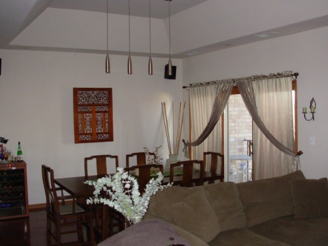 4407 Pershing Ave, Unit 3s in Downers Grove, IL - Foto de edificio - Building Photo