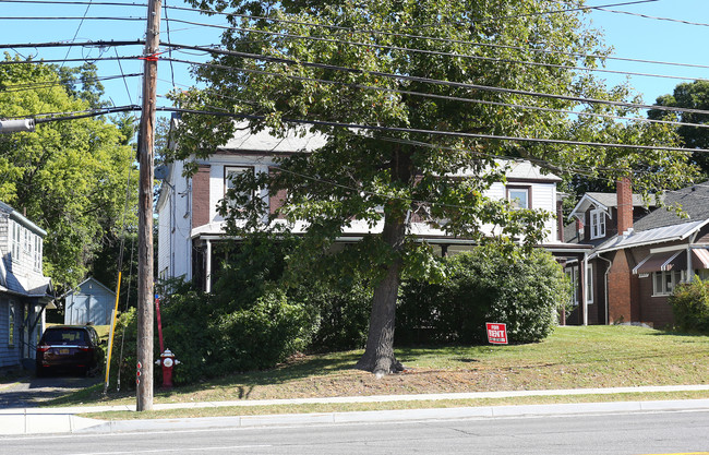 1245 Western Ave in Albany, NY - Building Photo - Building Photo