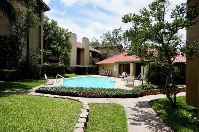 property at 1202 Thorpe Ln