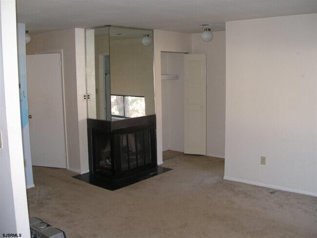 2602 Dogwood Ct in Hamilton, NJ - Building Photo - Building Photo