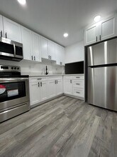 8875 Fontainebleau Blvd in Miami, FL - Foto de edificio - Building Photo