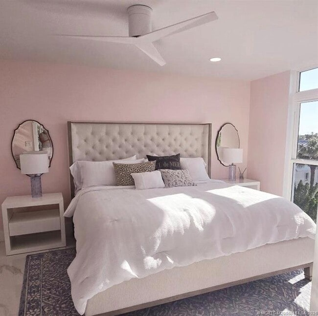 property at 669 NE Plantation Rd