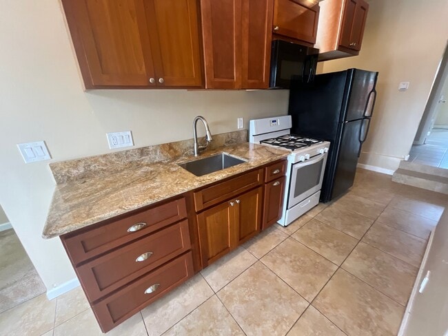 5432 Mary Lane Dr in San Diego, CA - Foto de edificio - Building Photo