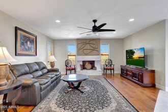 9214 W Kerry Ln in Peoria, AZ - Foto de edificio - Building Photo