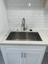 825 S Bedford St in Los Angeles, CA - Foto de edificio - Building Photo