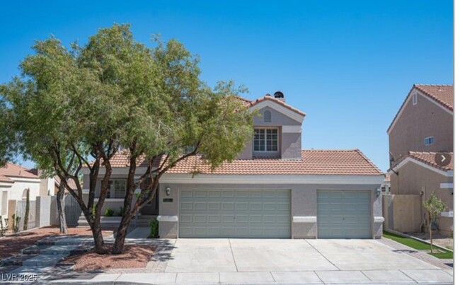 property at 32 Sandwedge Dr