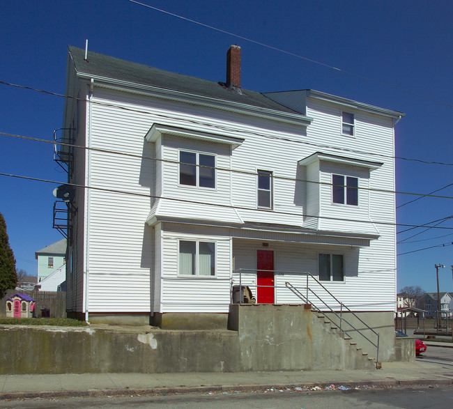 878 Slade St in Fall River, MA - Building Photo - Building Photo