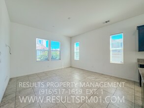 136 Lily Bay Cir in Sacramento, CA - Building Photo - Building Photo