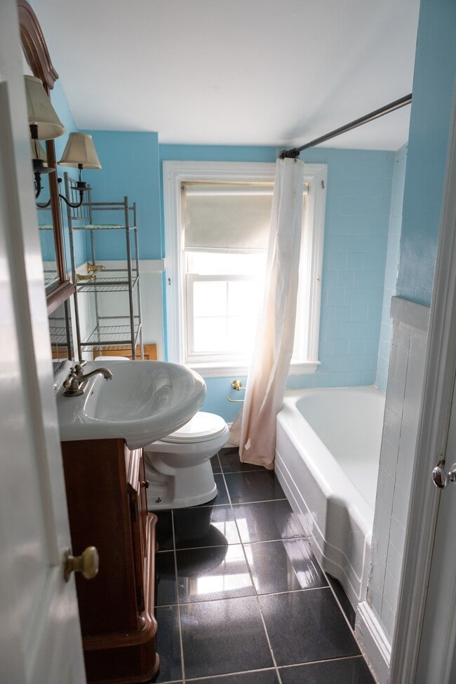 6 Nevada Ave, Unit 2 in Rumford, RI - Building Photo - Building Photo