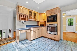 198 Carlisle Rd in Bedford, MA - Building Photo - Building Photo