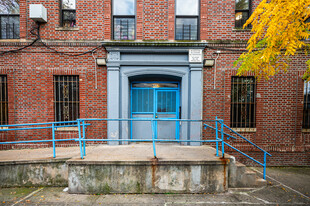 903 Saratoga Ave in Brooklyn, NY - Foto de edificio - Building Photo