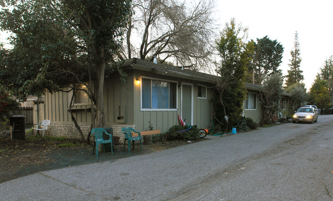 207 Evandale Ave in Mountain View, CA - Foto de edificio - Building Photo