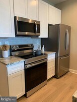 2130 Arch St in Philadelphia, PA - Building Photo