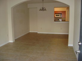 150 SW Peacock Blvd, Unit condo in Port St. Lucie, FL - Building Photo