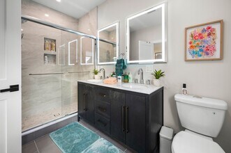 21 Bolton St, Unit #2 in Waltham, MA - Foto de edificio - Building Photo