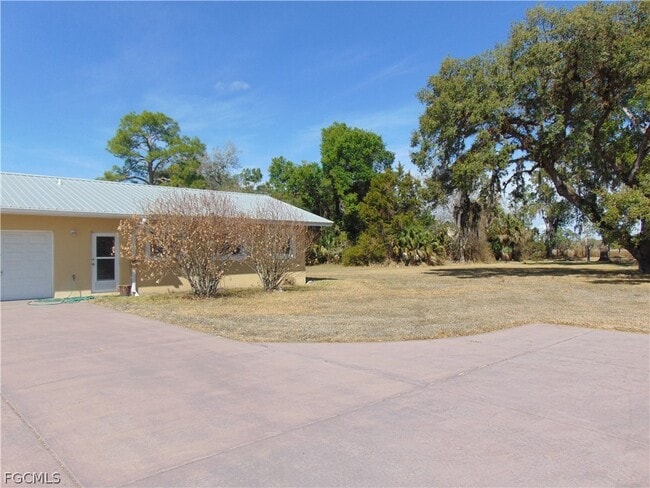 property at 1092 Riverbend Dr