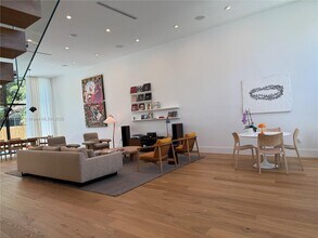 50 NE 49th St in Miami, FL - Building Photo - Building Photo