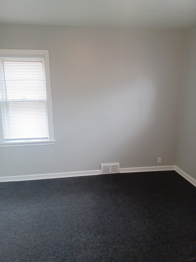 2605 W Victory Ln, Unit #2 in Milwaukee, WI - Foto de edificio - Building Photo