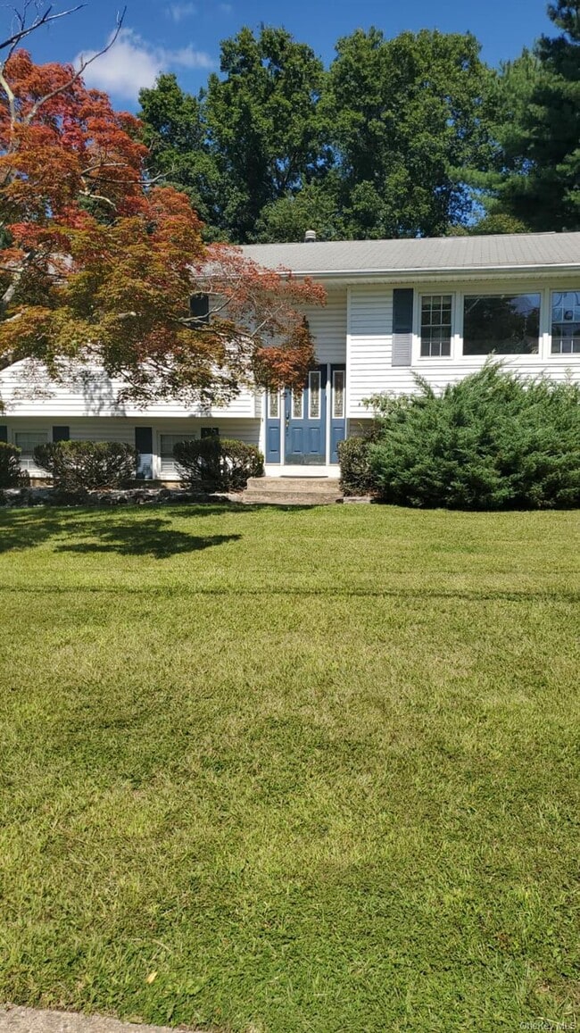 property at 12 Van Gogh Ln