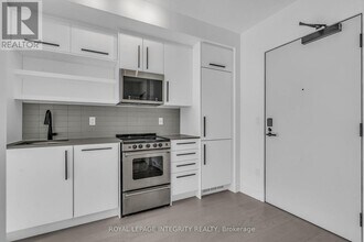 560 Rideau St in Ottawa, ON - Building Photo - Building Photo