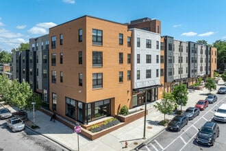 Walbrook Mill Apartments in Baltimore, MD - Foto de edificio - Building Photo