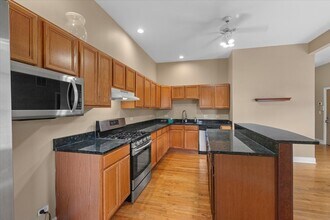 1046 N Milwaukee Ave, Unit 3 in Chicago, IL - Foto de edificio - Building Photo