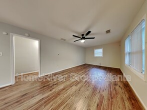 1020 Valley View Rd SE in Atlanta, GA - Building Photo - Building Photo