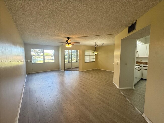 1001 SW 128th Terrace in Pembroke Pines, FL - Building Photo - Building Photo