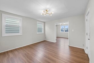 173 MALLORY Ave in Jersey City, NJ - Building Photo - Building Photo