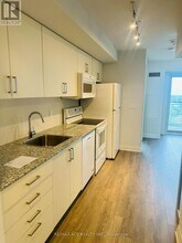 20 Meadowglen Pl in Toronto, ON - Building Photo - Building Photo