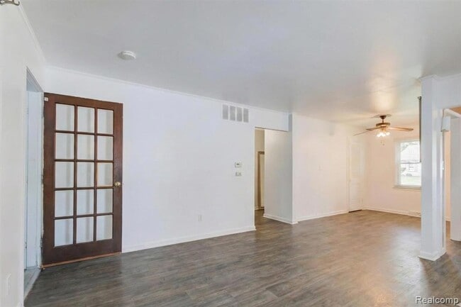 12851 Saratoga St in Oak Park, MI - Building Photo - Building Photo