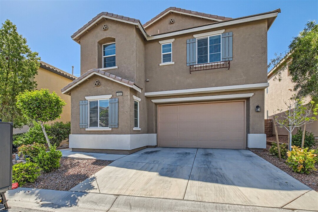 10643 Forum Peak Ln in Las Vegas, NV - Building Photo