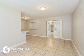 5023 Donnybrook Ave in Jacksonville, FL - Foto de edificio - Building Photo