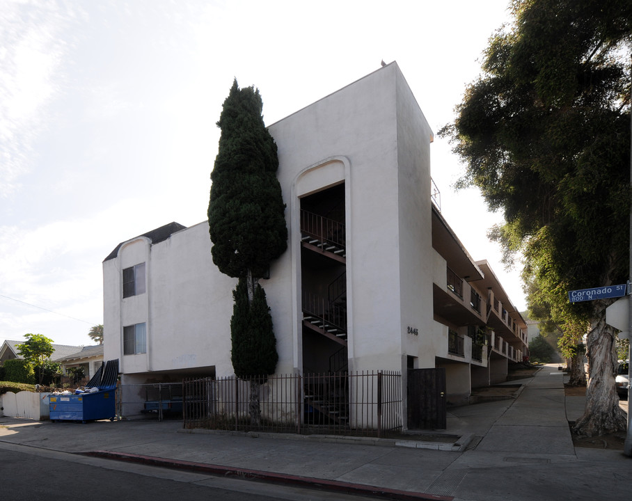 2445 Kent St in Los Angeles, CA - Building Photo