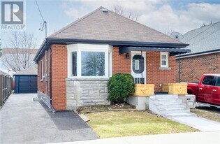150 Brucedale Ave E in Hamilton, ON - Building Photo