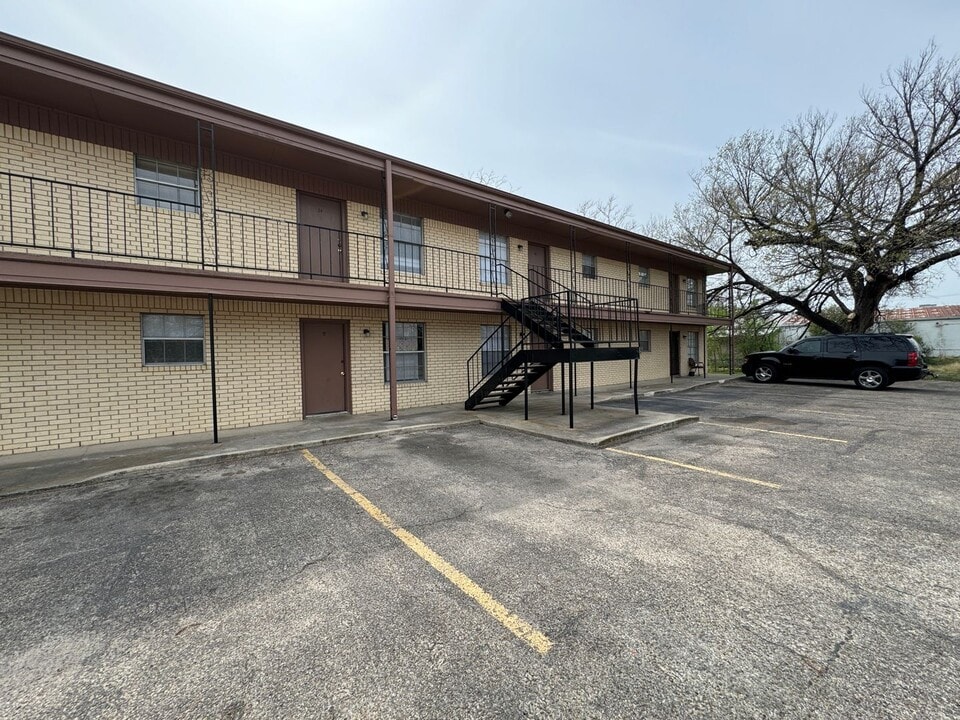 228 Hold St in Killeen, TX - Building Photo